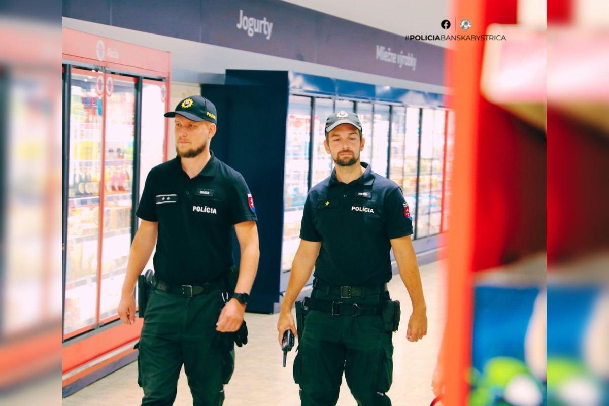 FOTO: Policajti v Trenčianskom kraji chytali zlodejov priamo v obchodoch, foto 9