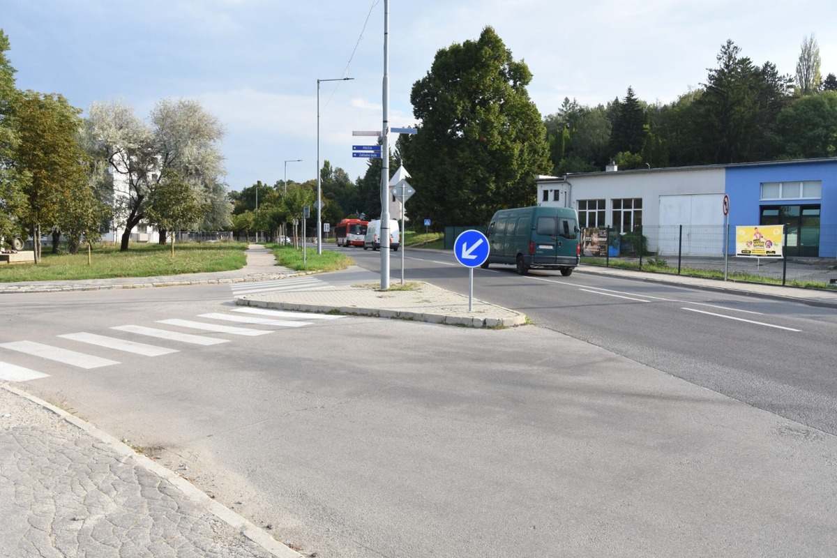 FOTO: Na Soblahovskej v Trenčíne vzniknú nové cyklopruhy, zmeny čakajú aj chodcov a vodičov, foto 5