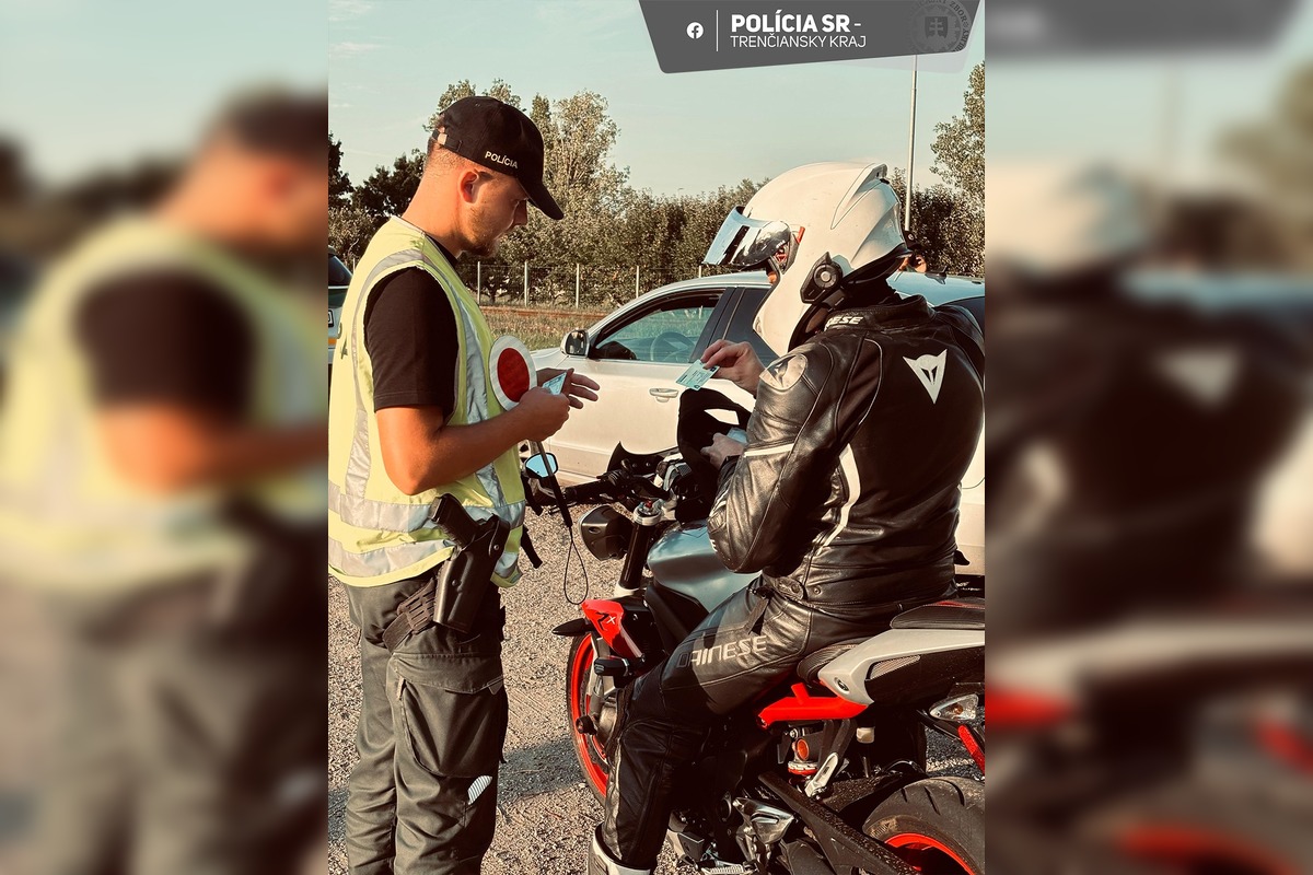 FOTO: Polícia v okrese Bánovce nad Bebravou preverila takmer 400 ľudí, riešila aj prípad záchrany života, foto 10