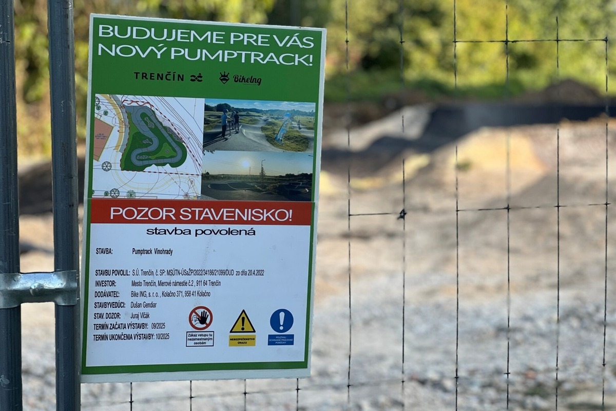 FOTO: Zlatovce v Trenčíne získajú modernú dráhu pre cyklistov a deti, mesto stavia pumptrack, foto 1
