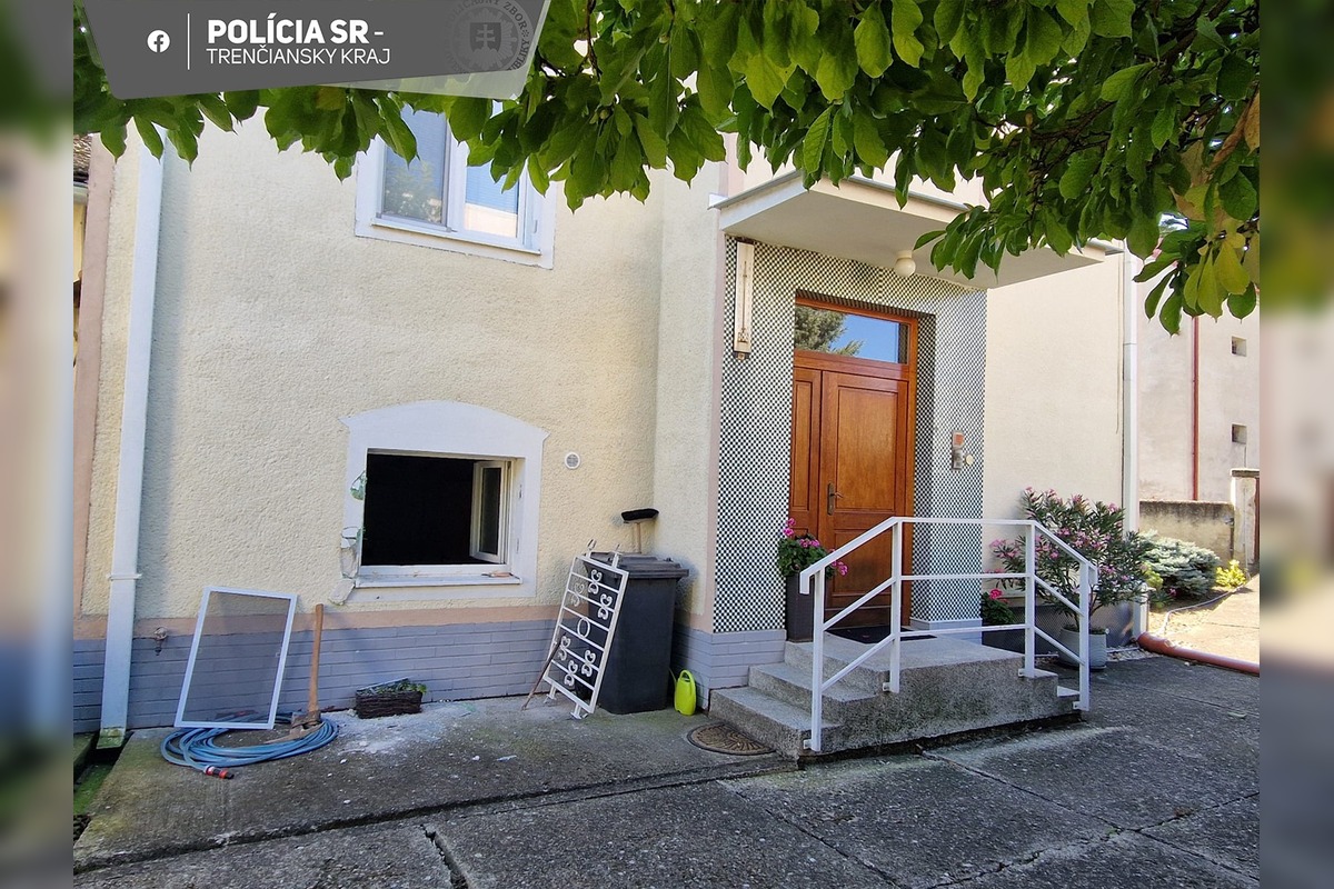 FOTO: Z farského úradu v Hornej Strede zmizli peniaze a šperky, polícia pátra po páchateľovi, foto 2