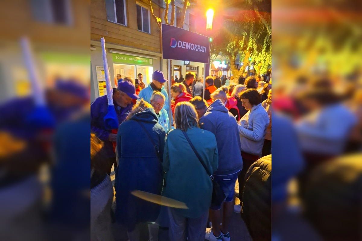 FOTO: Na Námestí v Trenčíne, Považskej Bystrici a na Myjave sa protestovalo , foto 4