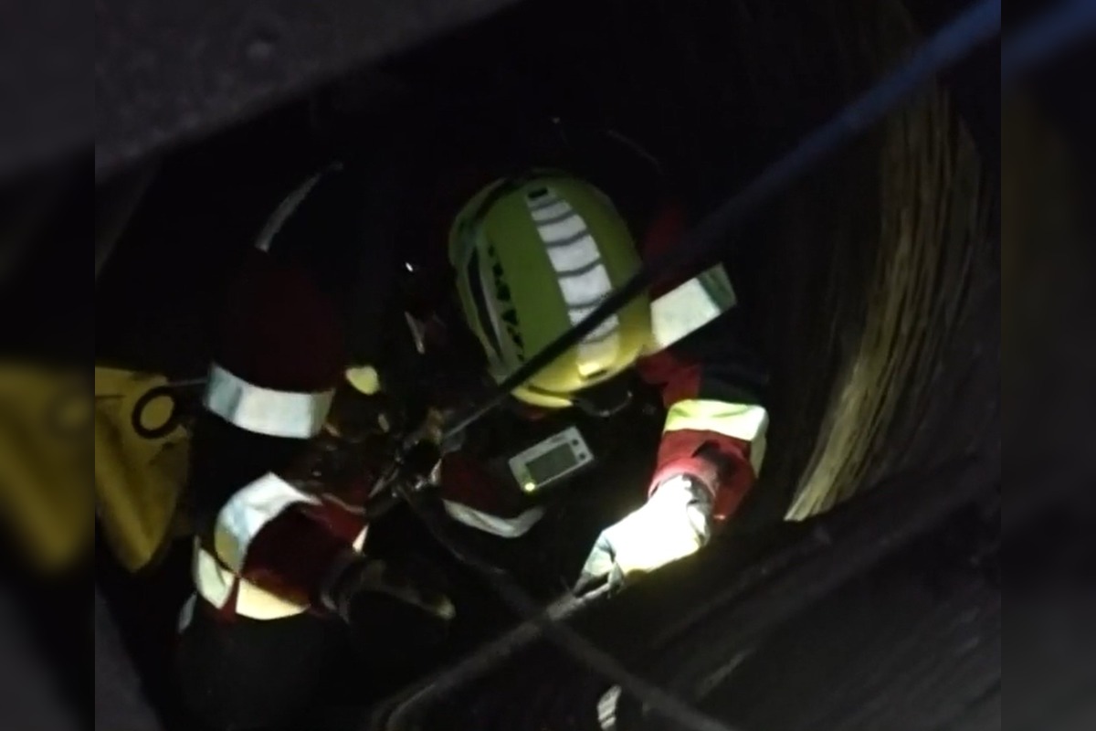 FOTO: Gymnázium v Novom Meste má pri vchode historickú studňu bez vody, foto 3