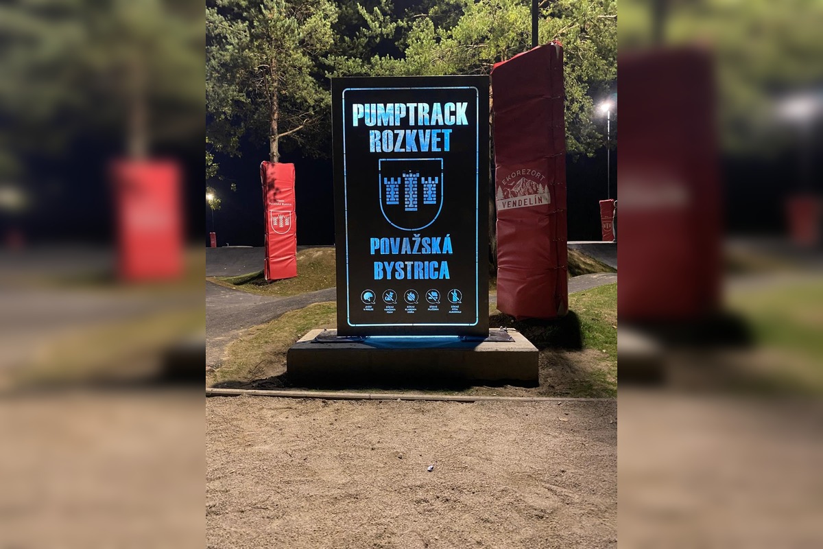 FOTO: Na Rozkvete v Považskej Bystrici finišujú práce na pumptracku, otvorenie plánujú o pár týždňov, foto 1