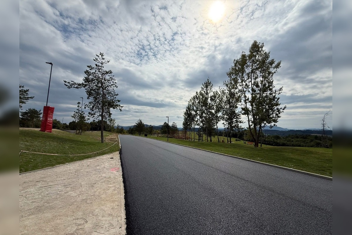 FOTO: Na Rozkvete v Považskej Bystrici finišujú práce na pumptracku, otvorenie plánujú o pár týždňov, foto 3