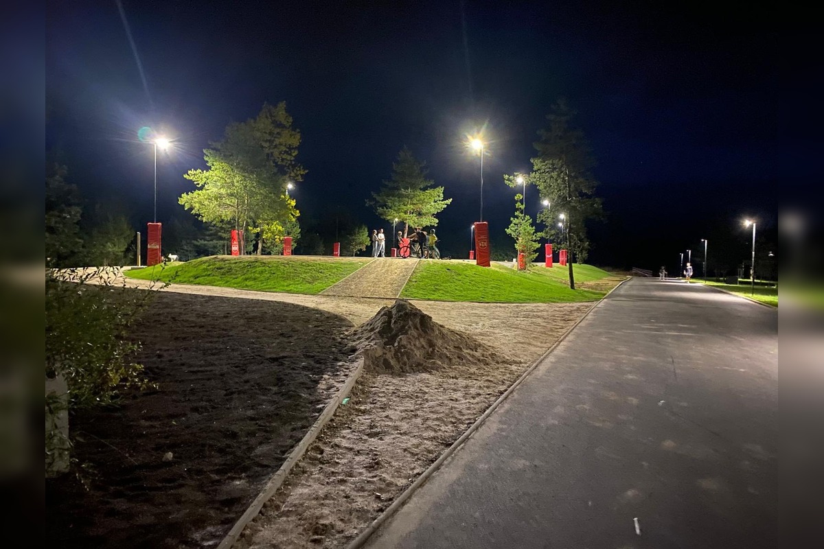 FOTO: Na Rozkvete v Považskej Bystrici finišujú práce na pumptracku, otvorenie plánujú o pár týždňov, foto 4