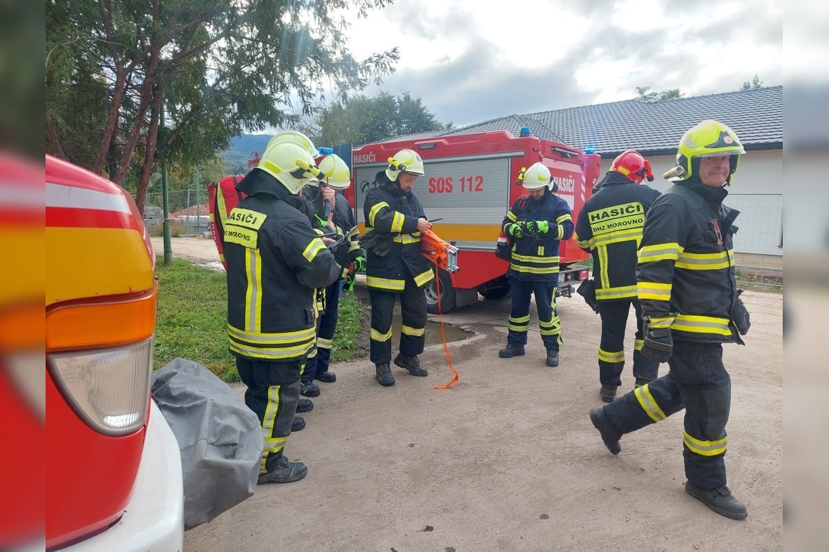 FOTO: V handlovskej nemocnici prebieha nácvik evakuácie lôžkovej časti za účasti všetkých záchranných zložiek, foto 4