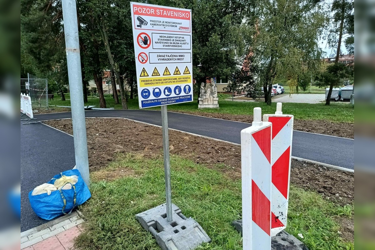 FOTO: Cyklisti v Partizánskom sa dočkajú, pribúdajú nové kilometre mestského cyklochodníka, foto 4