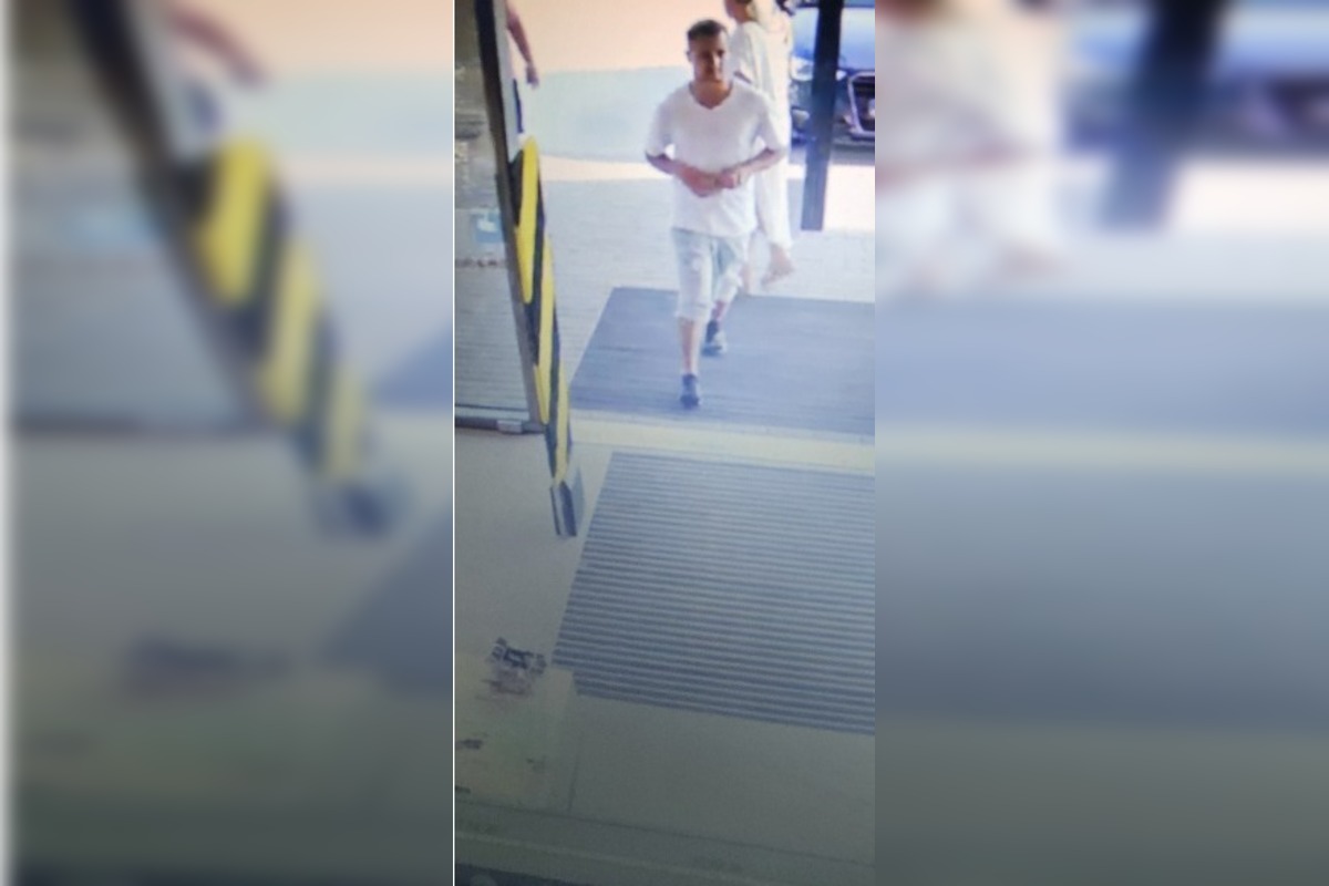 FOTO: Polícia z Trenčína hľadá muža zo záberov, prosí verejnosť o pomoc, foto 2