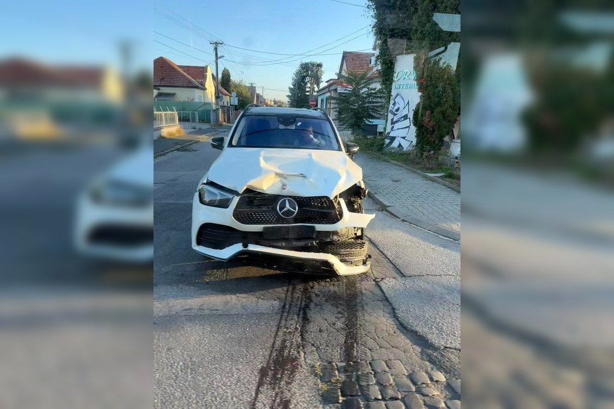 FOTO: Opitý senior za volantom Mercedesu narobil v Prievidzi veľké škody, foto 3