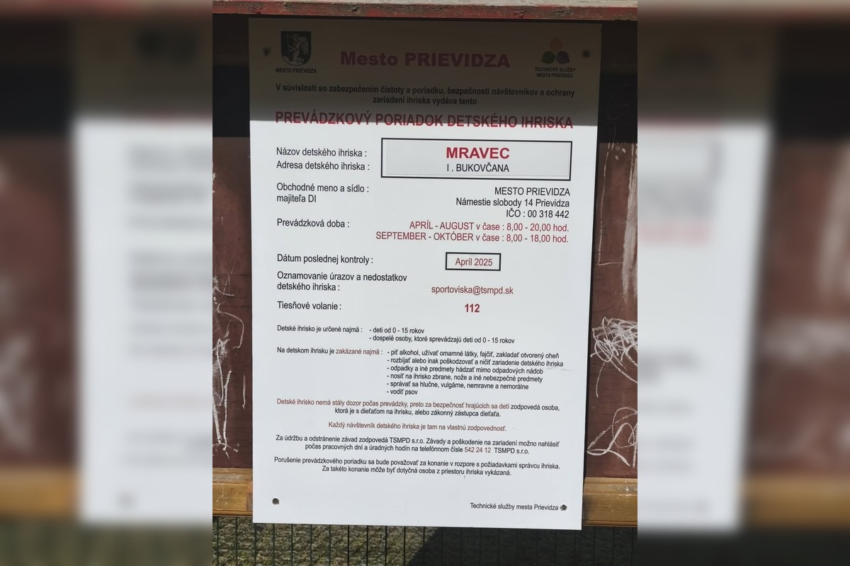 FOTO: Detské ihriská v Prievidzi sa stali terčom vandalov, tabule museli osadiť nanovo, foto 2