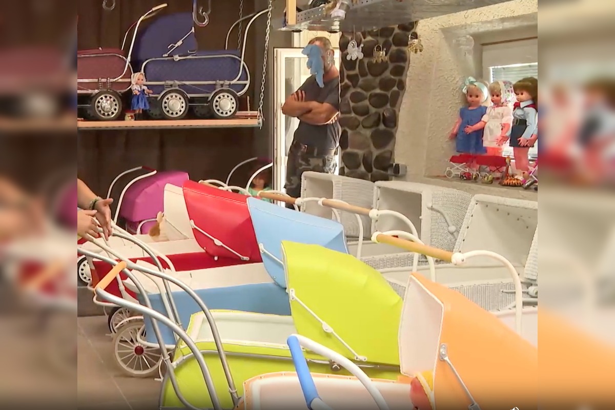 FOTO: Minulosť na štyroch kolesách, handlovskí manželia renovujú veterány a kočíky, foto 4