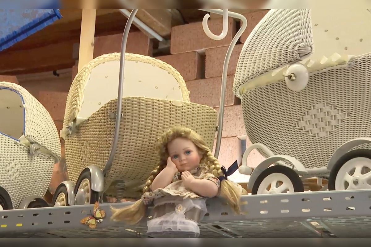 FOTO: Minulosť na štyroch kolesách, handlovskí manželia renovujú veterány a kočíky, foto 6