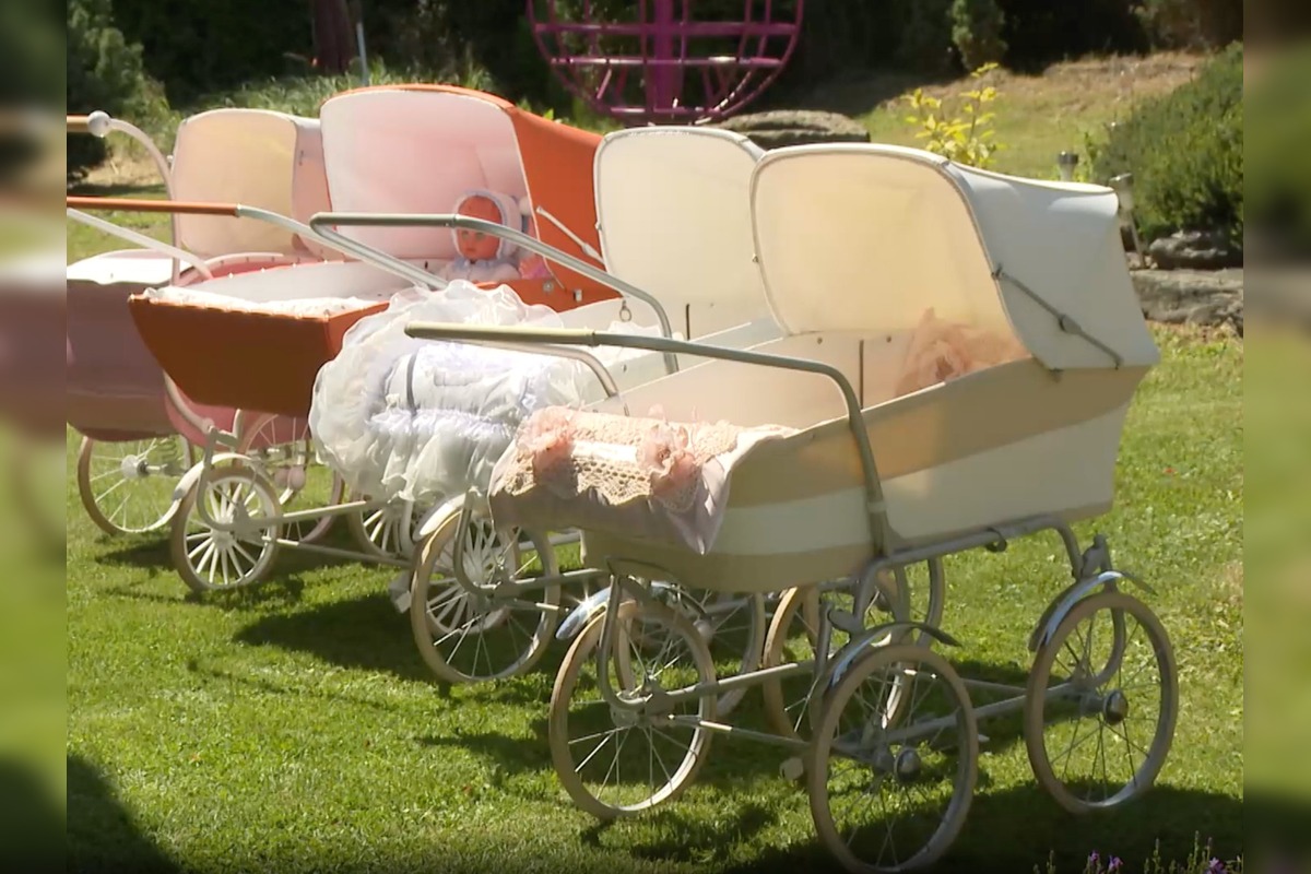 FOTO: Minulosť na štyroch kolesách, handlovskí manželia renovujú veterány a kočíky, foto 8