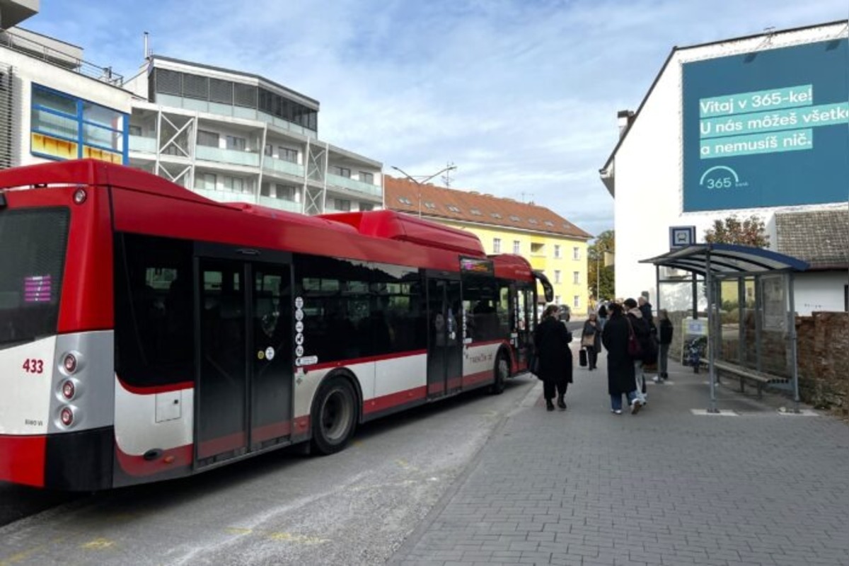 FOTO: MHD v Trenčíne presúva dočasne zastávky a trasy niektorých liniek , foto 5