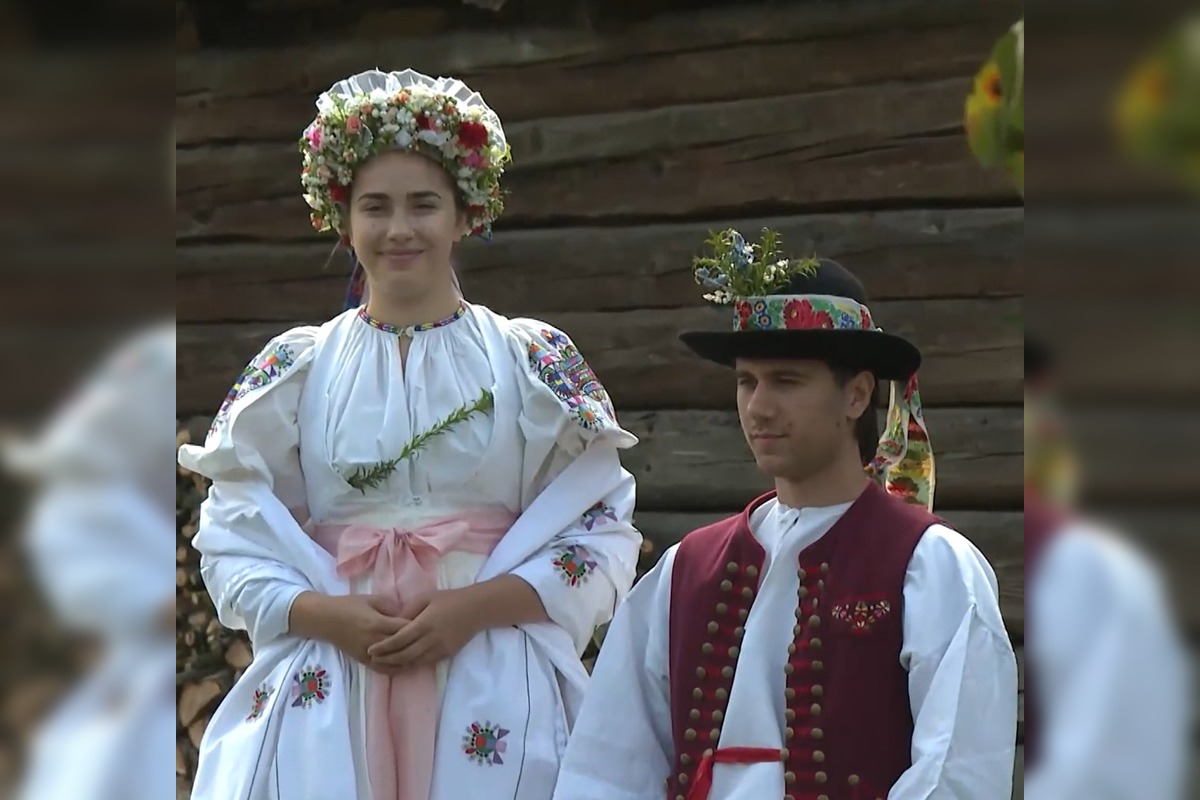 FOTO: Adama inšpiruje pri výrobe a zbieraní krojov Považie , foto 6