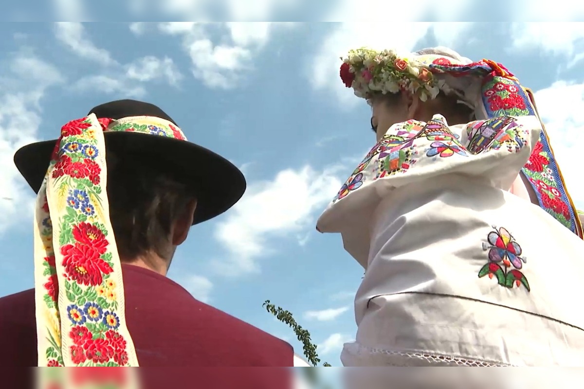 FOTO: Adama inšpiruje pri výrobe a zbieraní krojov Považie , foto 7