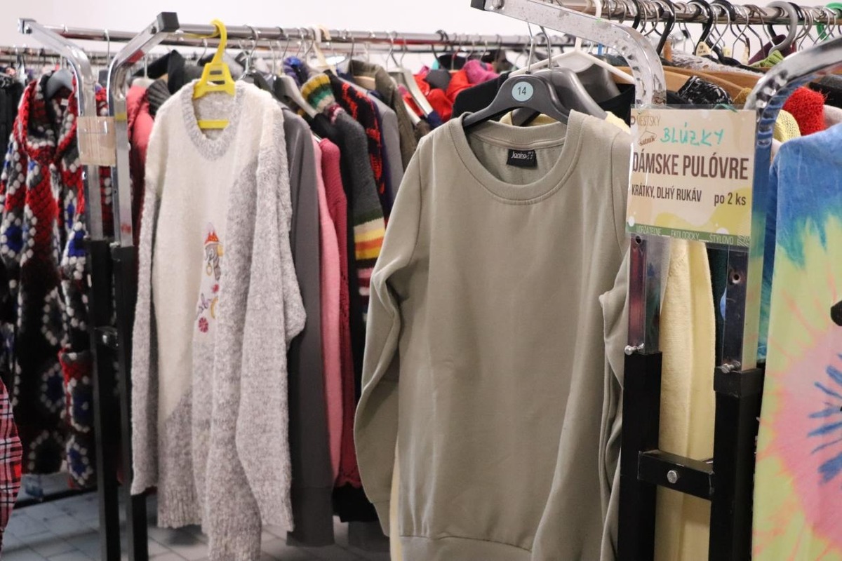 FOTO: Mestský šatník v Dubnici nad Váhom funguje pol roka. Prešlo ním už viac ako 30 kočiarikov, bicyklov či kolobežiek, foto 2