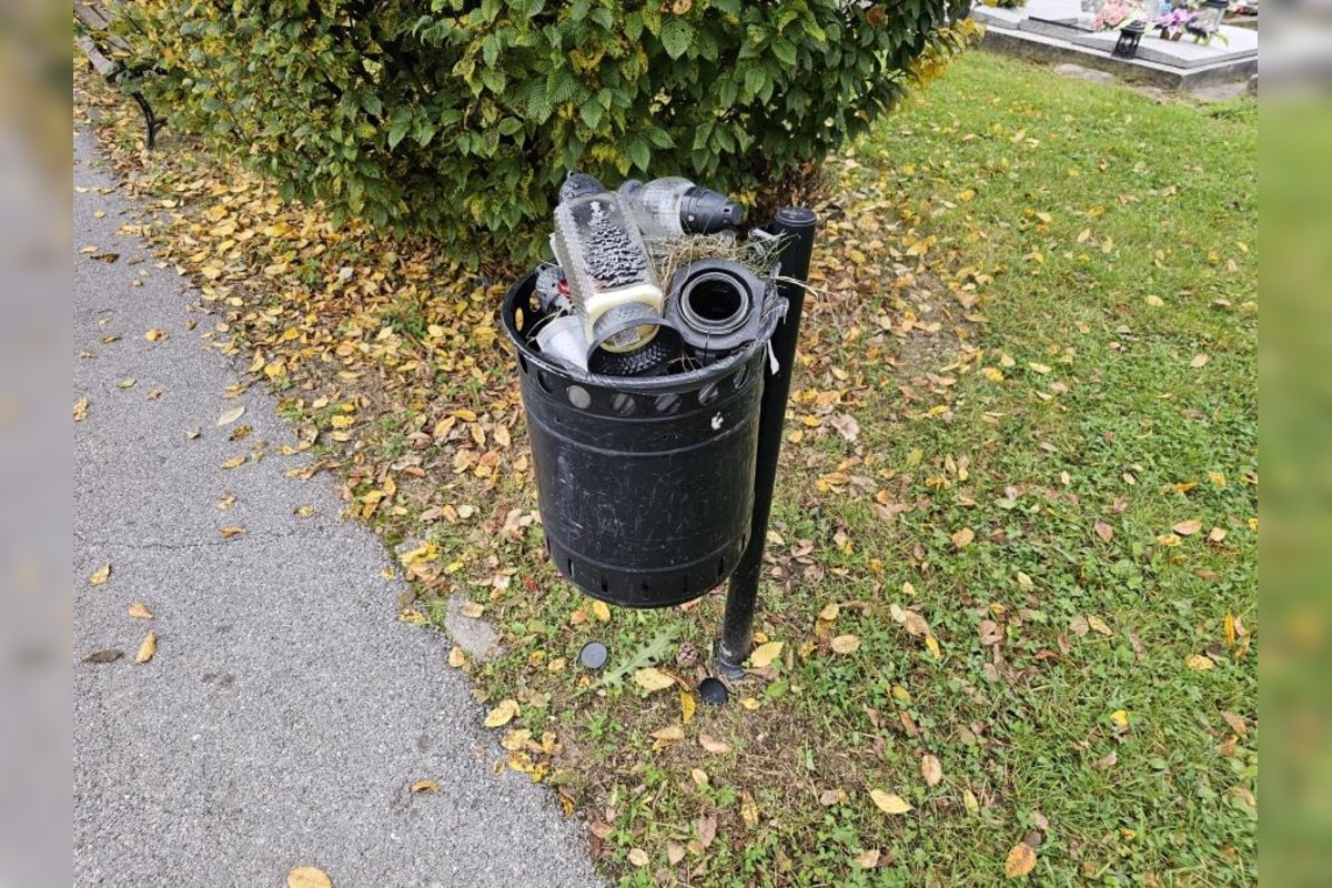 FOTO: Ekologické Dušičky: Mestá v Trenčianskom kraji nabádajú k šetrnej výzdobe hrobov, foto 3