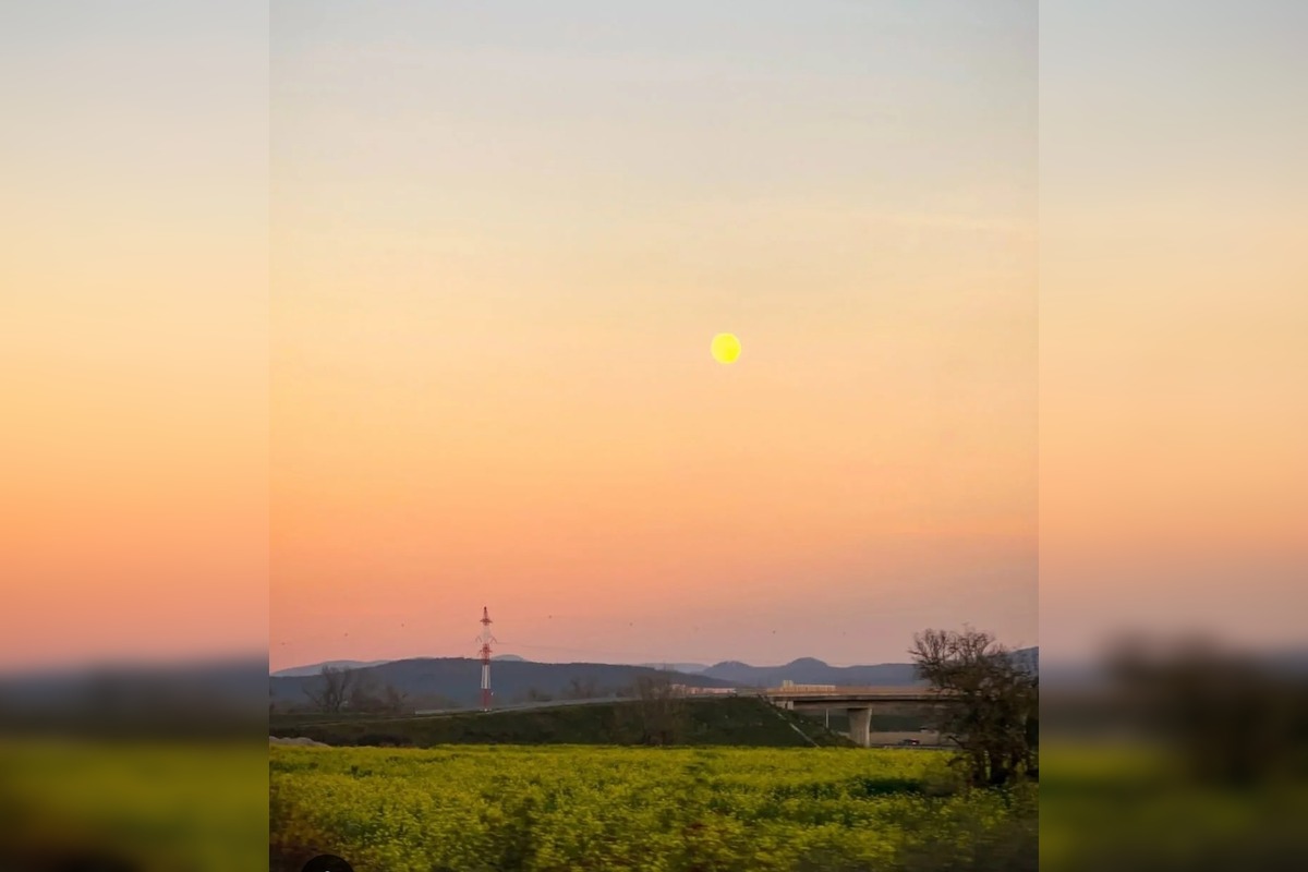 FOTO: Wow, takto svietil mesiac nad Trenčínom! Superspln roka priniesol magickú noc, pozrite na tie zábery, foto 7