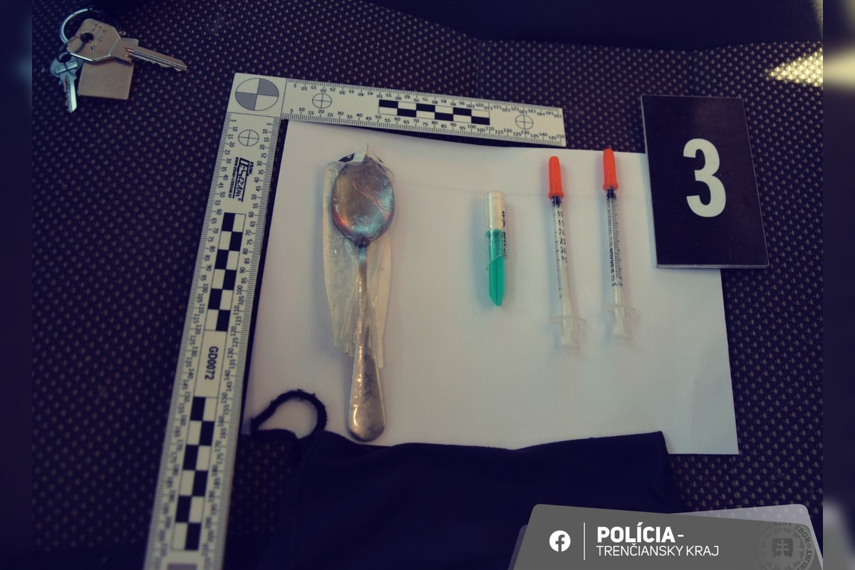FOTO: Trojica mužov z Bánoviec si zarobila na drogách, teraz im hrozí 15 rokov väzenia, foto 2