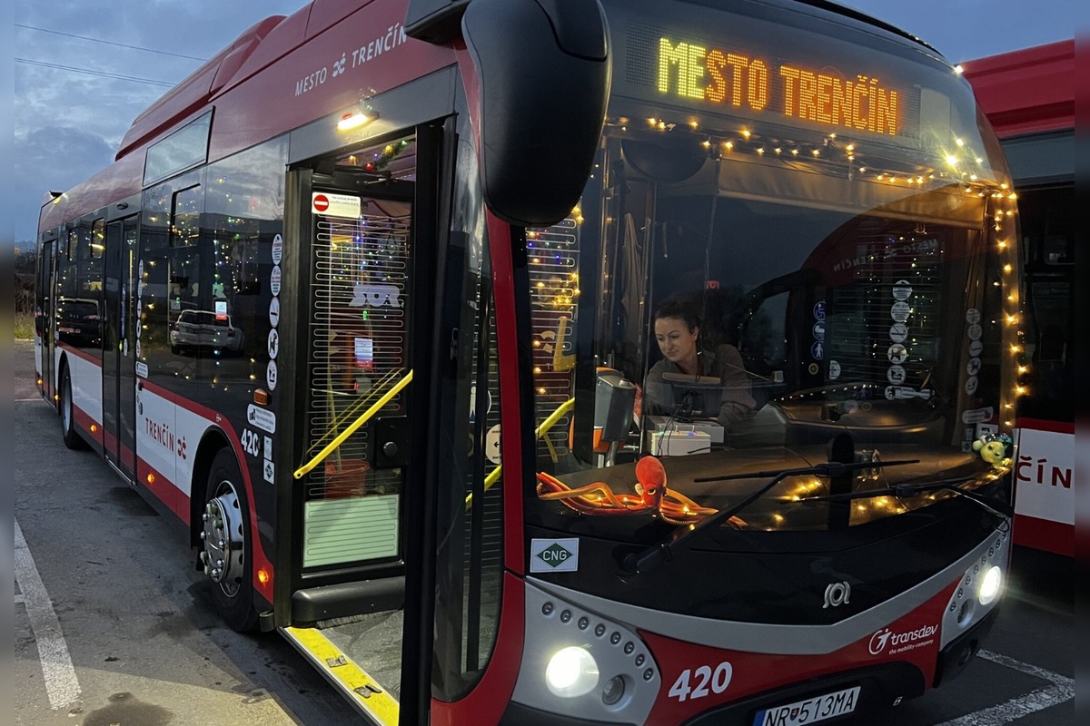 FOTO: Trenčania sa môžu tešiť na vianočný autobus , foto 1