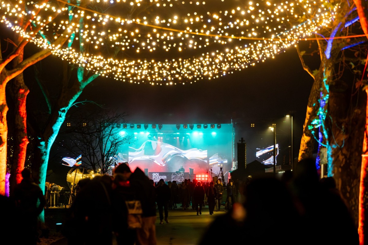 FOTO: Trenčín sa oficiálne stal Európskym mestom kultúry 2026. Symbolické odovzdanie prebehlo v Novej Gorici, foto 1