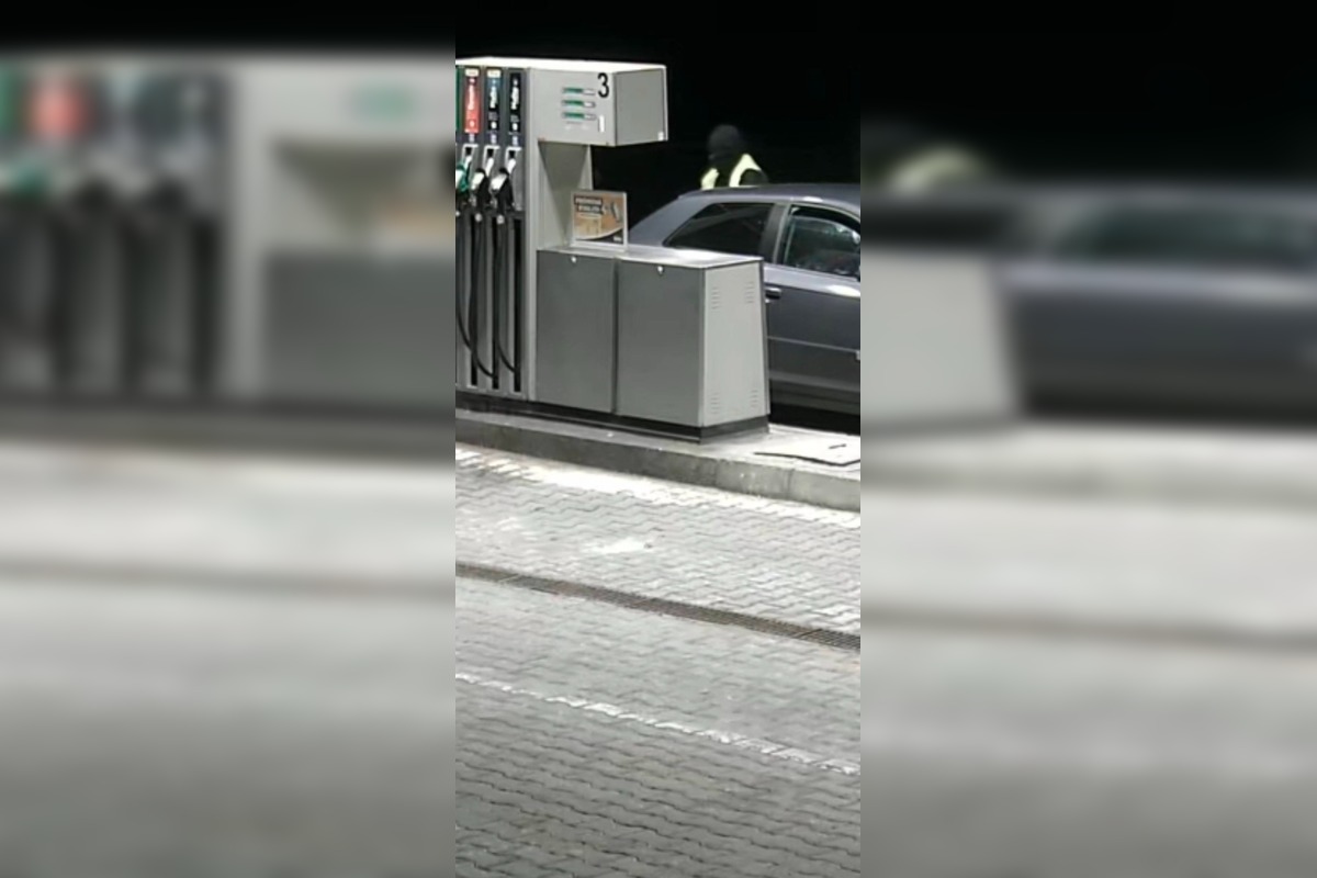 FOTO: Prevádzkovatelia čerpacej stanice v Trenčíne prosia o pomoc pri pátraní po mužovi, ktorý natankoval a odišie, foto 2