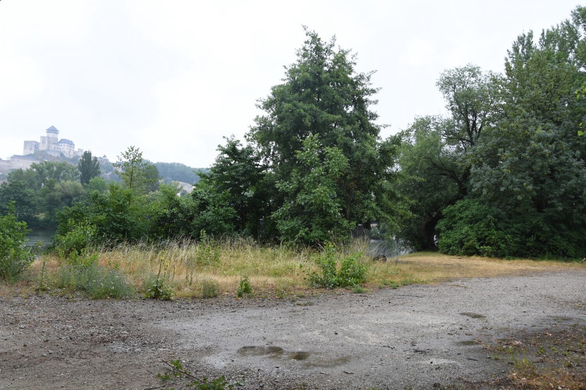 FOTO: Územie v mestskej časti Orechové, kde vznikne nový park, foto 2