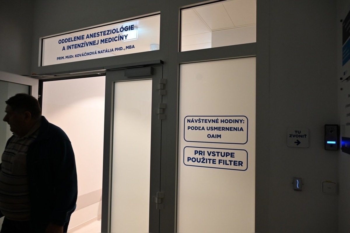 FOTO: Nemocnica otvorila zmodernizovanú JIS a OAIM, foto 1