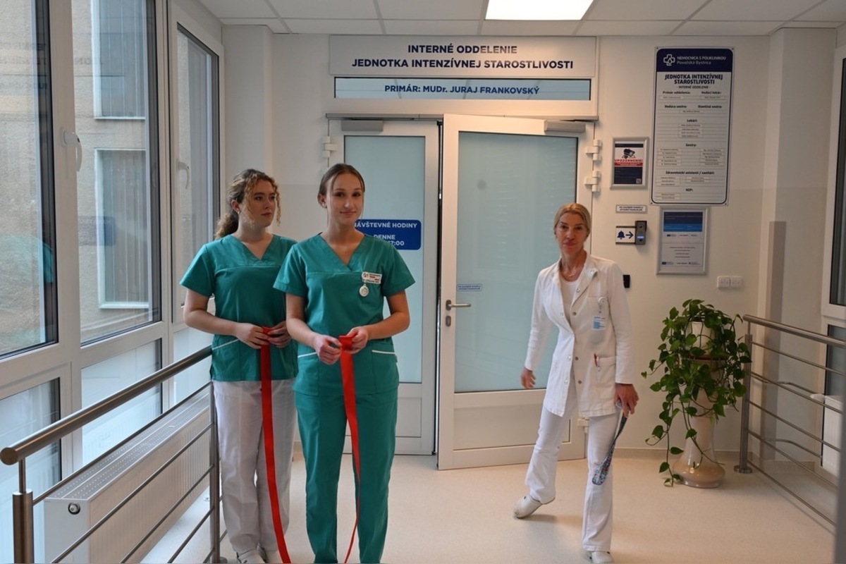 FOTO: Nemocnica otvorila zmodernizovanú JIS a OAIM, foto 2