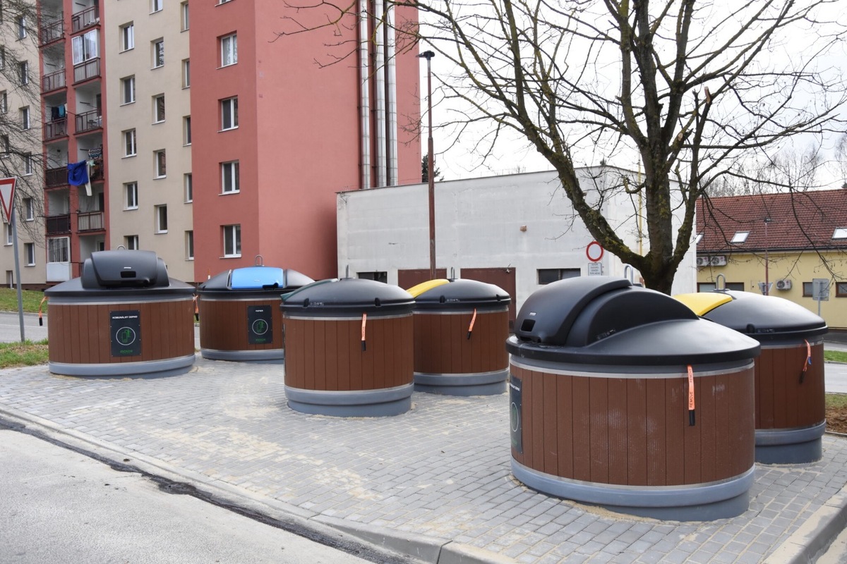 FOTO: Trenčín rozširuje sieť moderných kontajnerových stojísk., foto 2