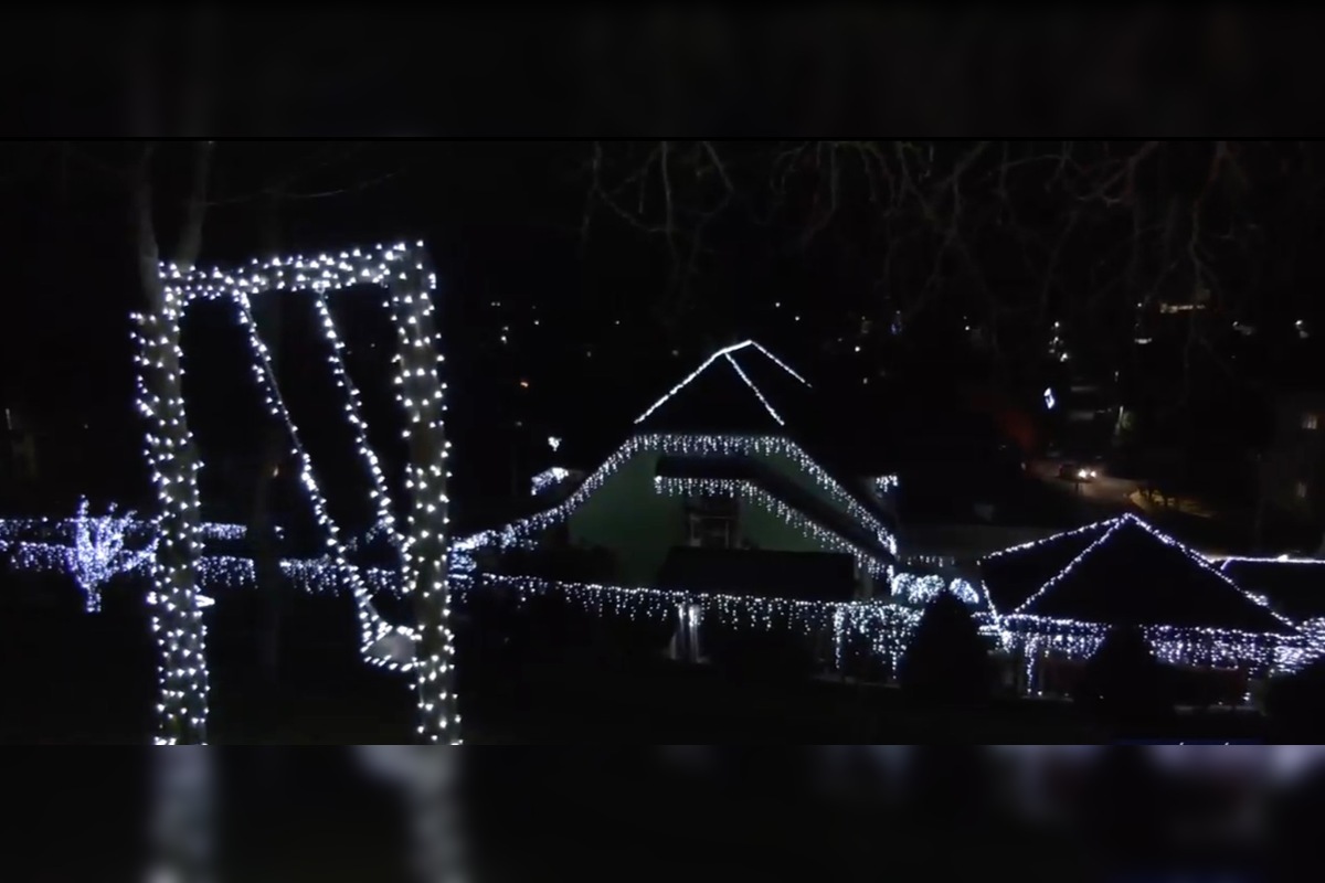 FOTO: Výzdoba obsahuje viac ako 43-tisíc svetiel, foto 1