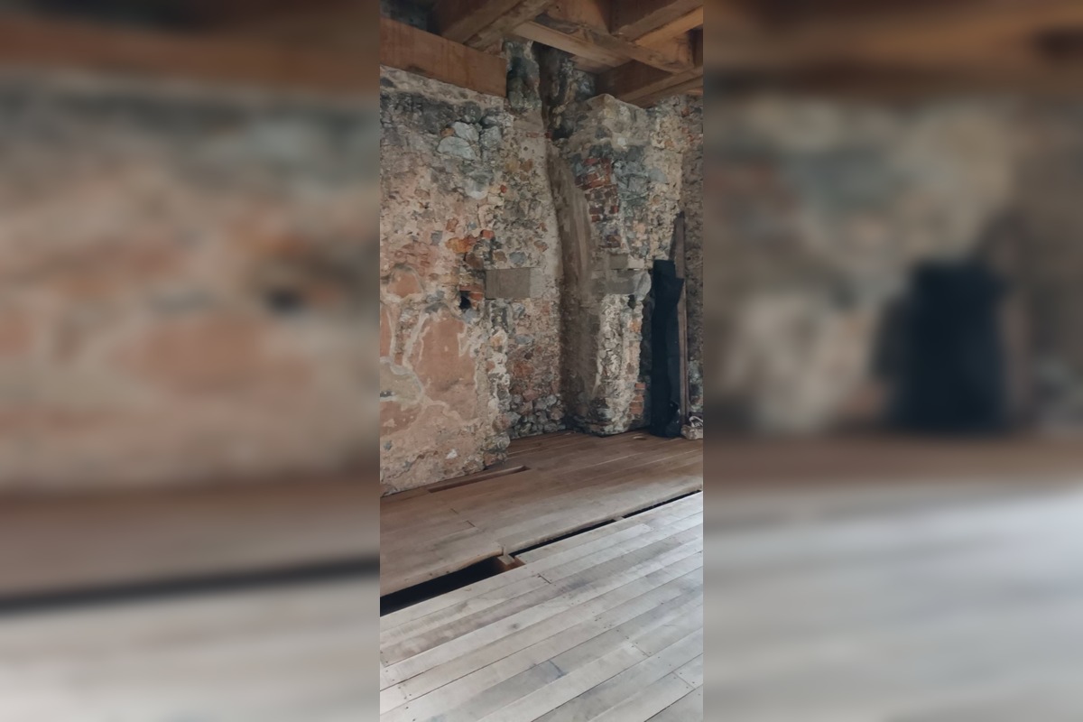 FOTO: Na hrade Beckov osadili okenné výplne, foto 7