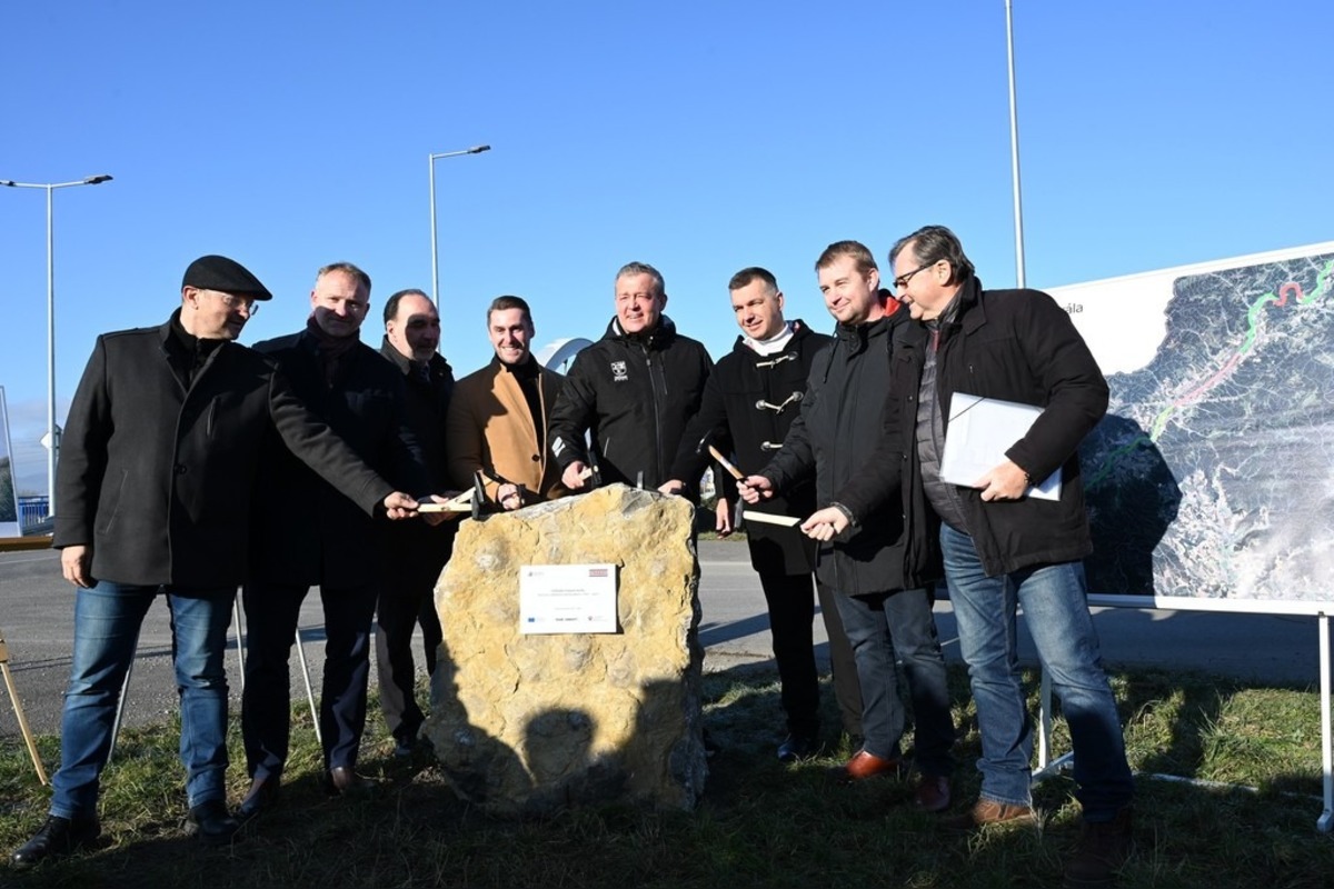 FOTO: Vážska cyklomagistrála je takmer kompletná, na Považí stavajú ďalší kľúčový úsek, foto 6