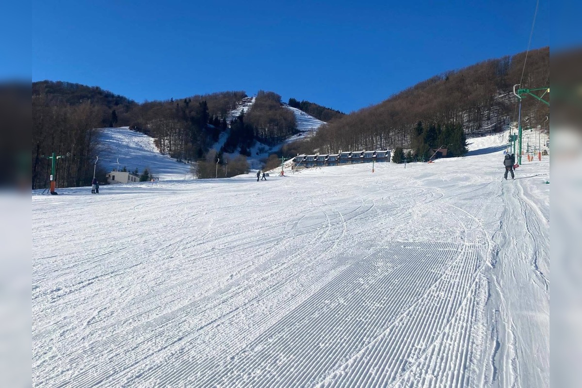 FOTO: V Trenčianskom kraji otvorili prevádzku malé lyžiarske strediská , foto 2