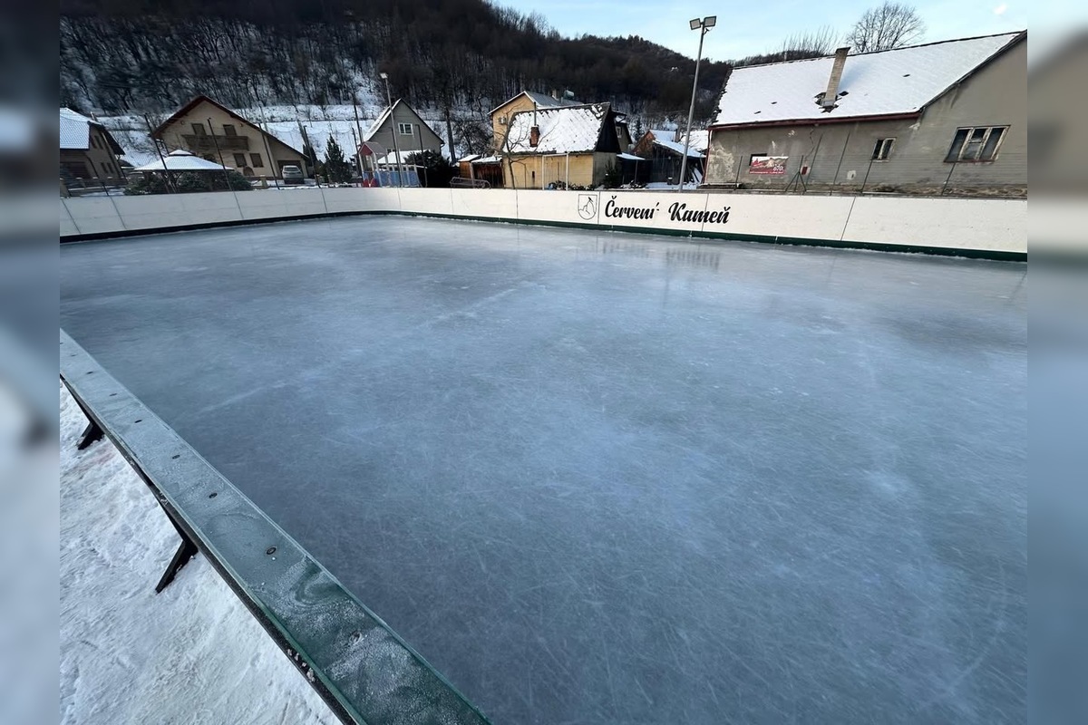 FOTO: Obce v Trenčianskom kraji otvorili klziská pre deti aj dospelých, foto 10