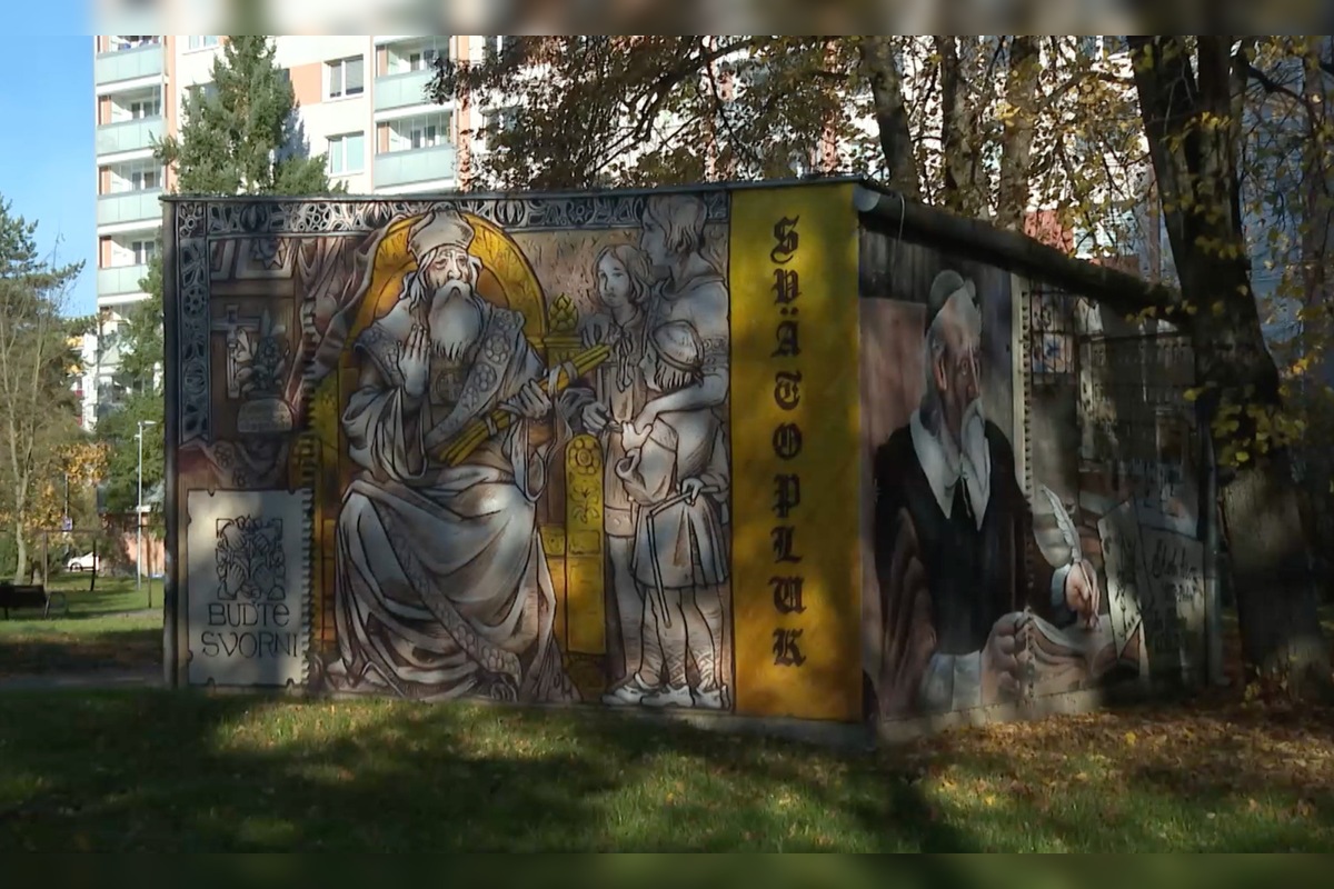FOTO: Nevzhľadné budovy v Púchove ožili vďaka pouličnému umeniu, foto 4