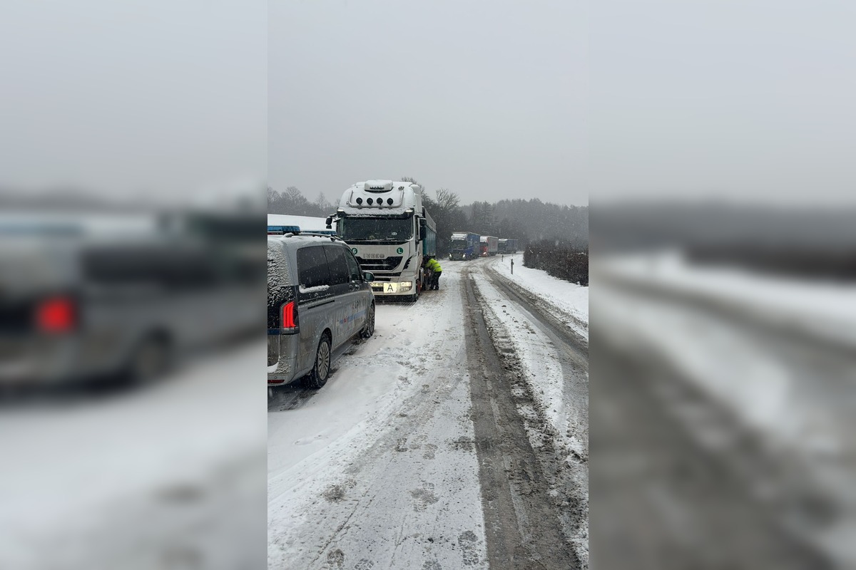 FOTO: Cesty Trenčianskeho kraja sú aktuálne nebezpečné , foto 5