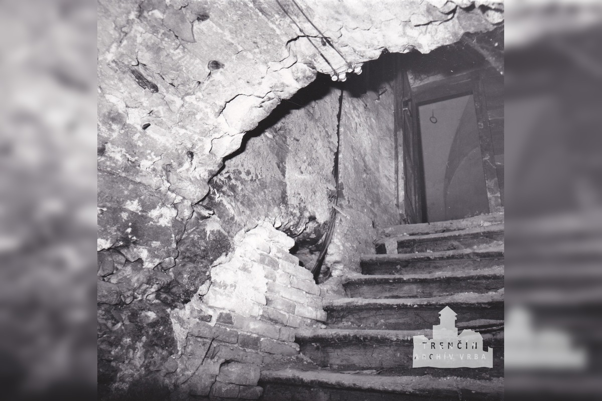 FOTO: Kto dovolil zbúrať historický objekt v srdci Trenčína?, foto 6