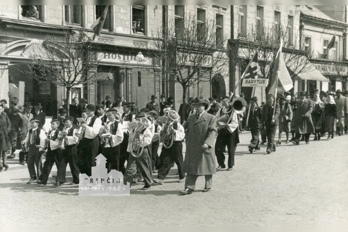 FOTO: Kto dovolil zbúrať historický objekt v srdci Trenčína?, foto 9