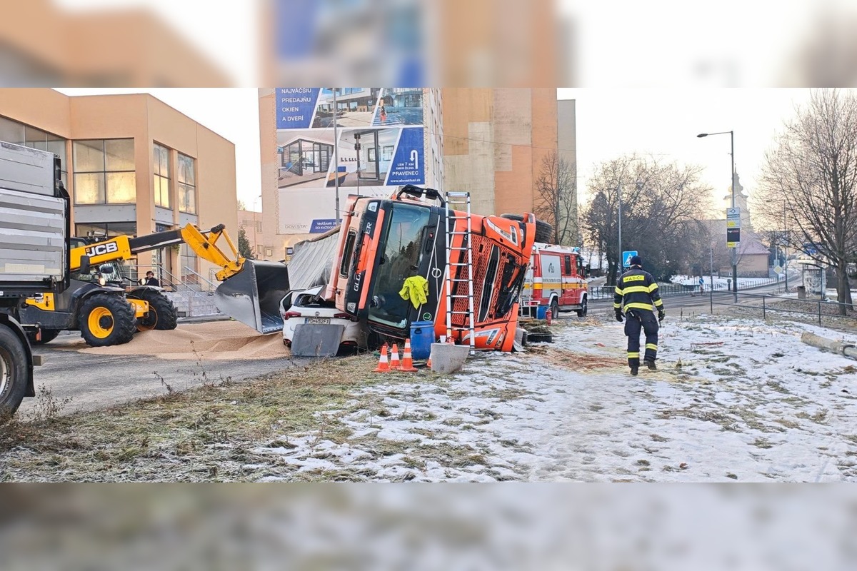 FOTO: V Prievidzi sa stala vážna nehoda na Neclapskej ceste, foto 2