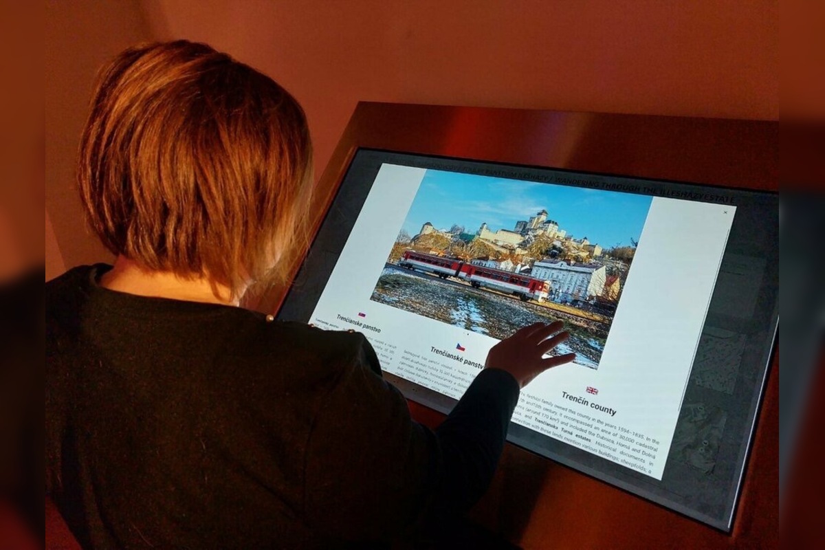 FOTO: Trenčianske múzeum sprístupnilo modernú digitálnu bádateľňu, foto 4