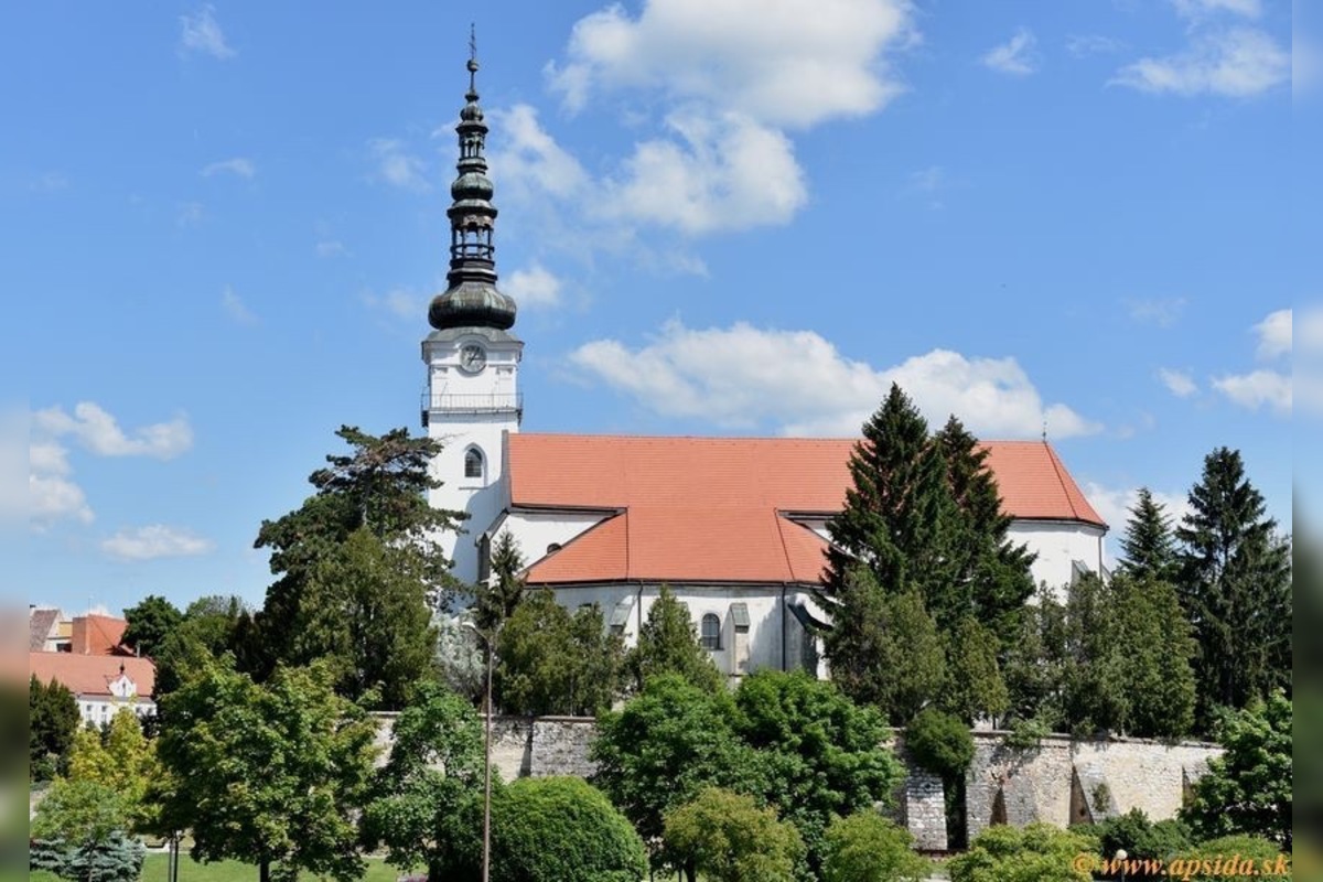 FOTO: Kostol Narodenia Panny Márie v Novom Meste čaká rozsiahla obnova, foto 1