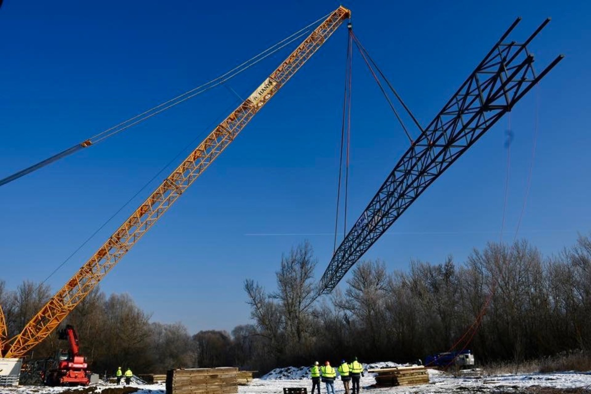 FOTO: Osadili lávku, ktorá spojí Manínsku tiesňavu s Považským hradom, foto 5