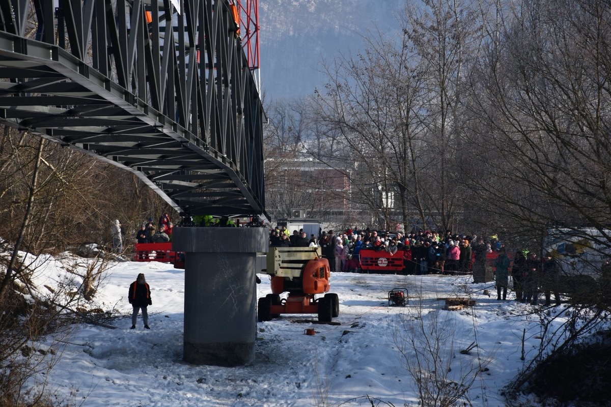 FOTO: Osadili lávku, ktorá spojí Manínsku tiesňavu s Považským hradom, foto 13