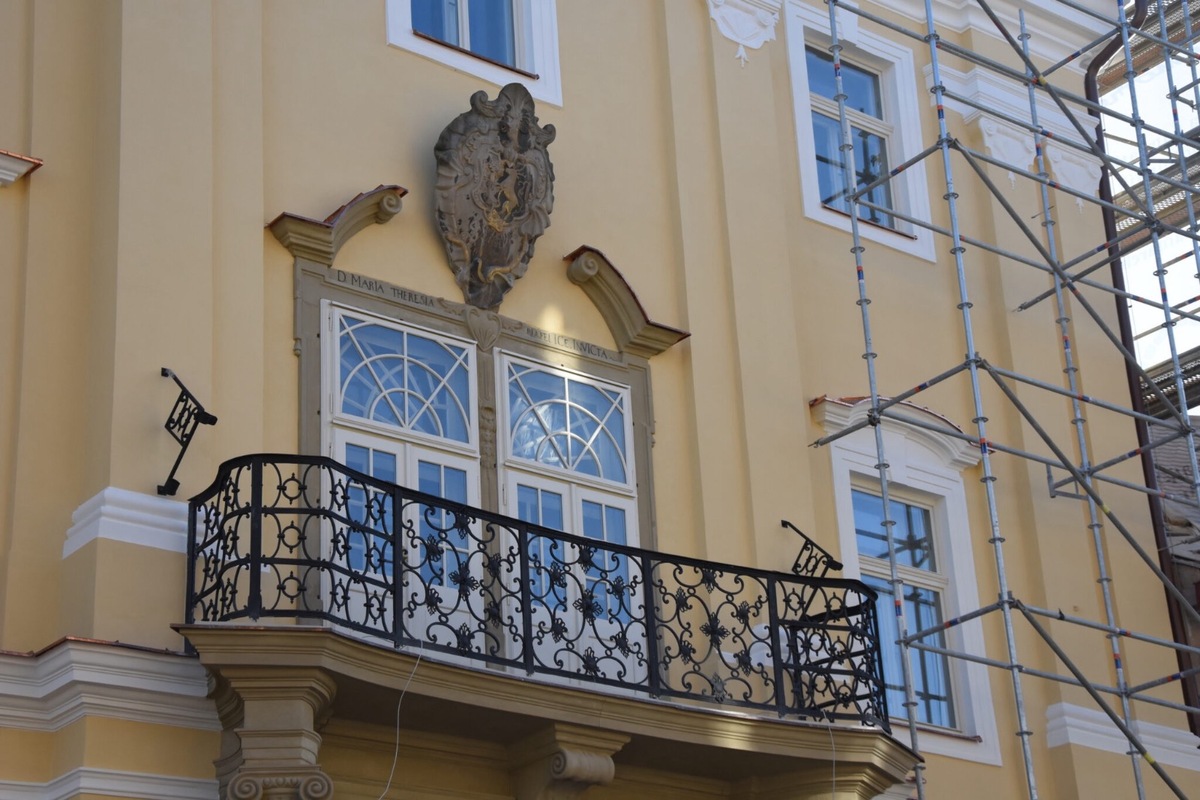 FOTO: Predná fasáda Župného domu je už zreštaurovaná, foto 2