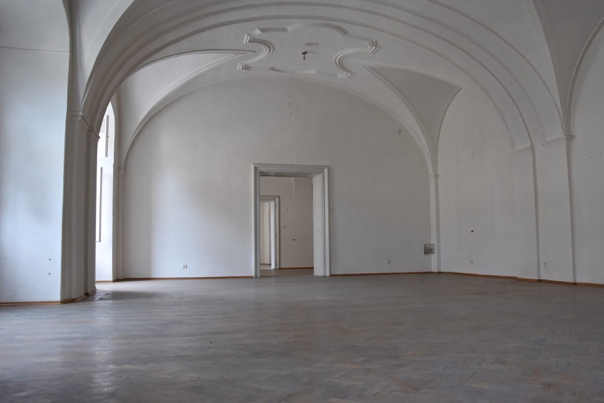 FOTO: Predná fasáda Župného domu je už zreštaurovaná, foto 11