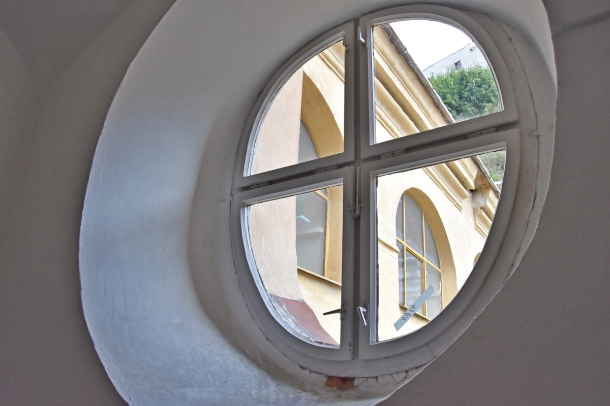 FOTO: Predná fasáda Župného domu je už zreštaurovaná, foto 14