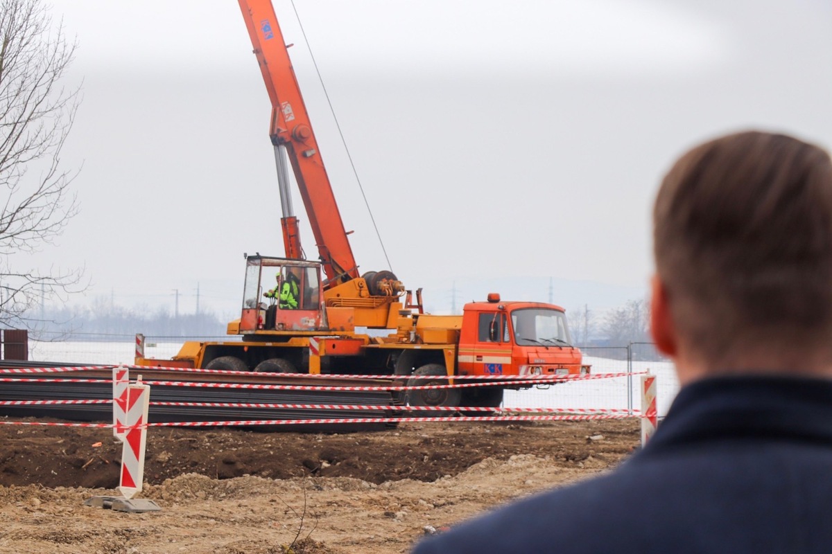 FOTO: V Dubnici nad Váhom budujú novú modernú plaváreň, foto 3